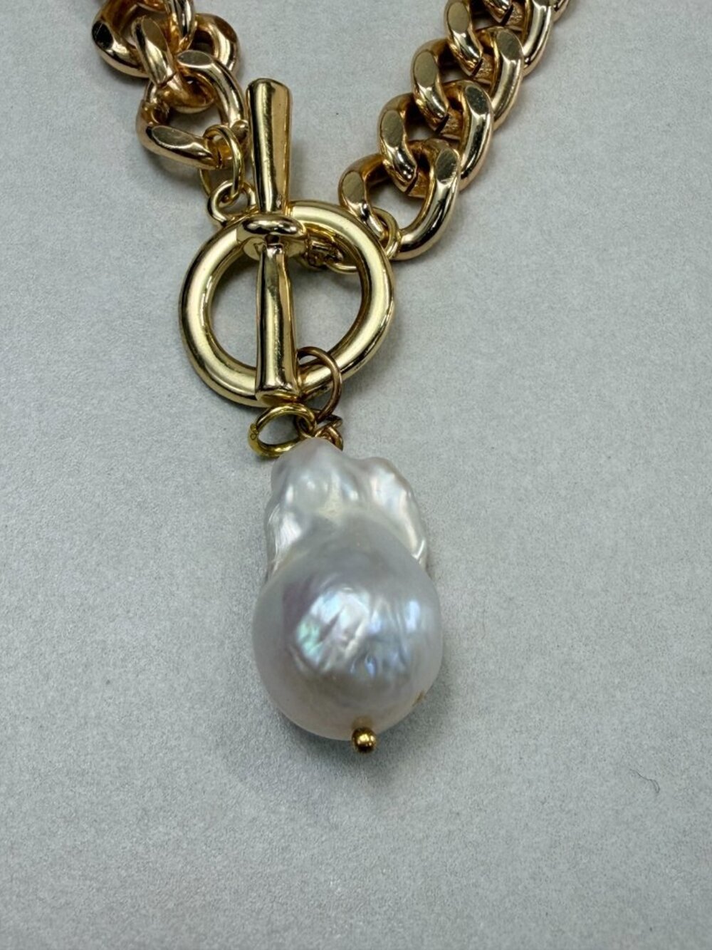 Modern Chunky Gold Tone Chain Necklace Baroque Freshwater Pearl Pendant - Picture 6 of 7